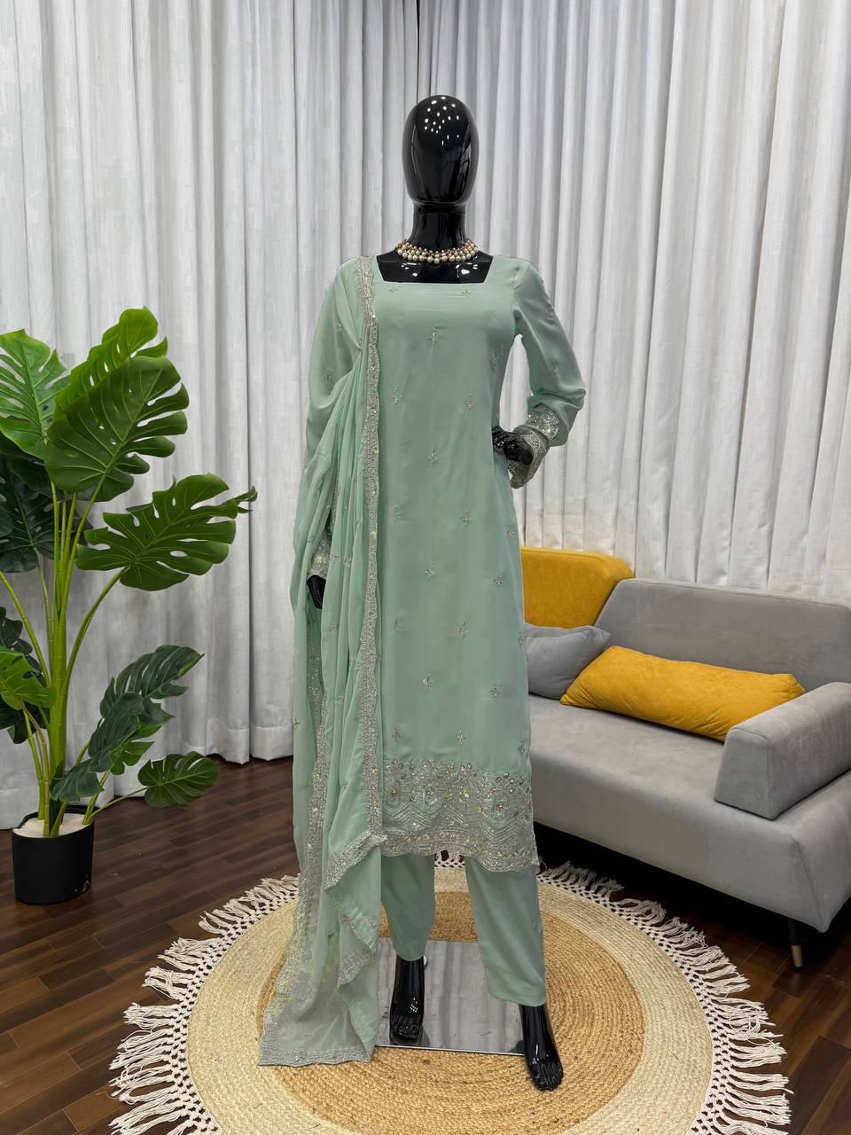 Noor Lace Sequins Classic Set