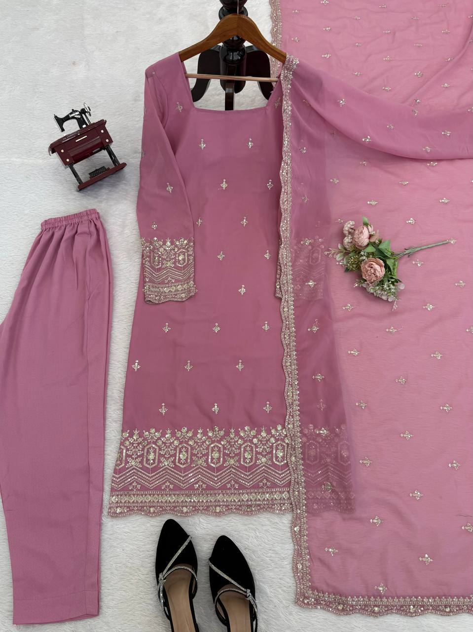 Noor Lace Sequins Classic Set