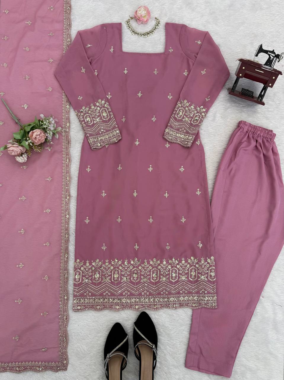 Noor Lace Sequins Classic Set